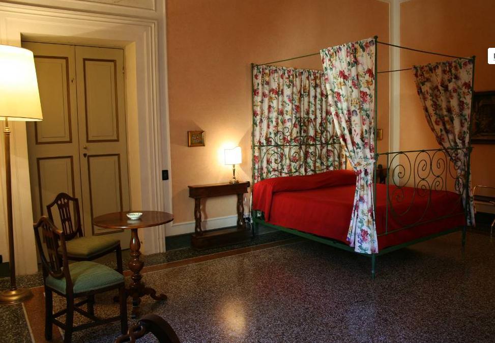 Palazzo Tucci Residenza D'Epoca Bed & Breakfast ลุคคา ห้อง รูปภาพ