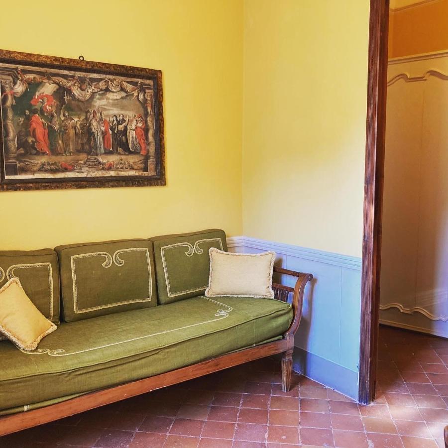 Palazzo Tucci Residenza D'Epoca Bed & Breakfast ลุคคา ภายนอก รูปภาพ