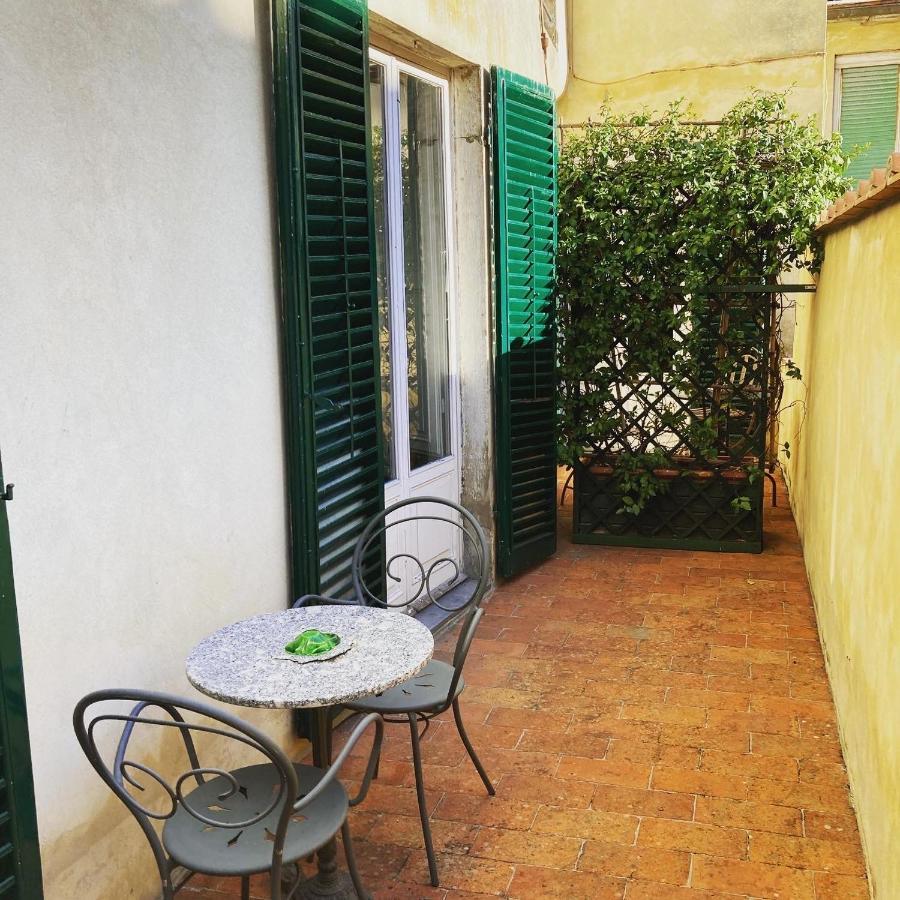 Palazzo Tucci Residenza D'Epoca Bed & Breakfast ลุคคา ภายนอก รูปภาพ
