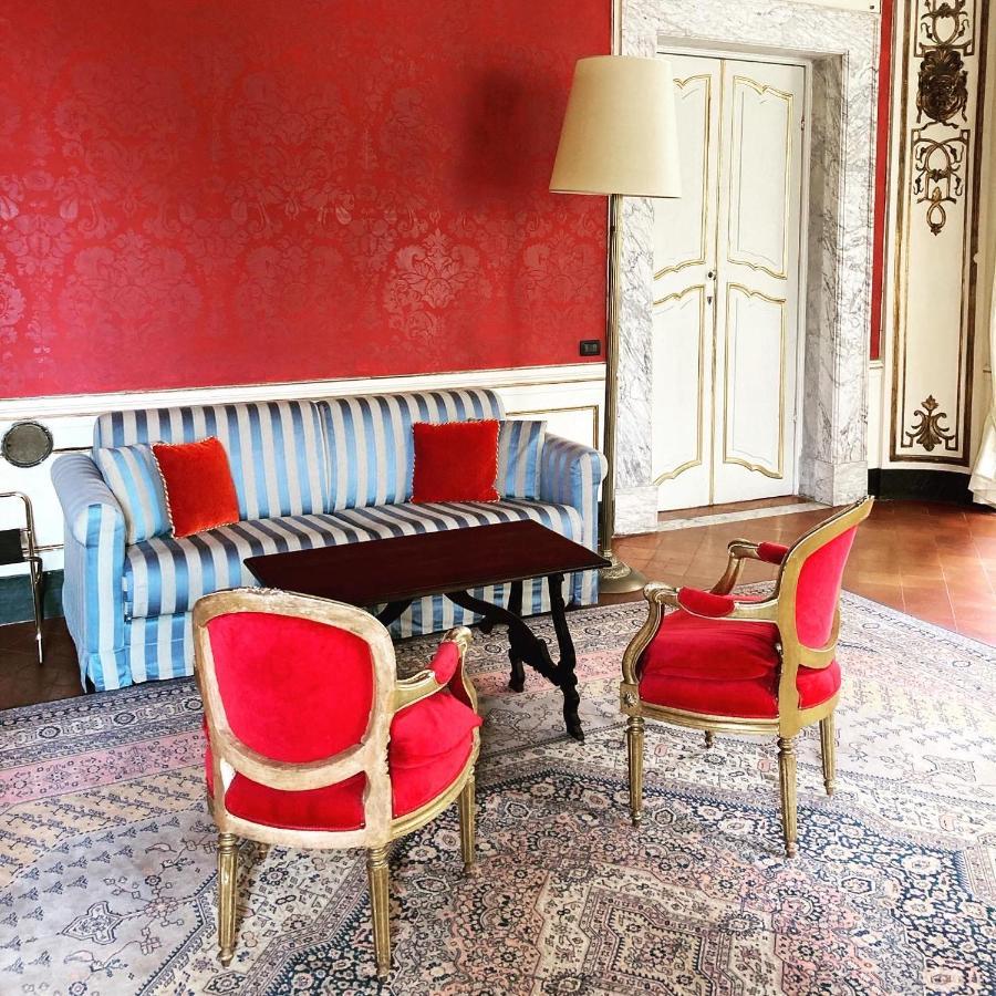 Palazzo Tucci Residenza D'Epoca Bed & Breakfast ลุคคา ภายนอก รูปภาพ