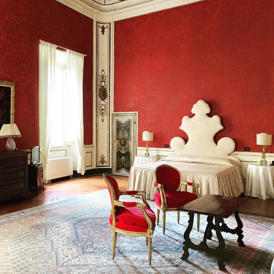 Palazzo Tucci Residenza D'Epoca Bed & Breakfast ลุคคา ภายนอก รูปภาพ